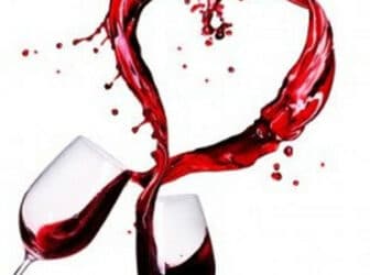 coeur vin trois fois vin saint-valentin beaujolais vin rouge amour saint-amour