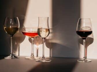 Ces trois idées reçues sur les bienfaits insoupçonnés du vin rouge